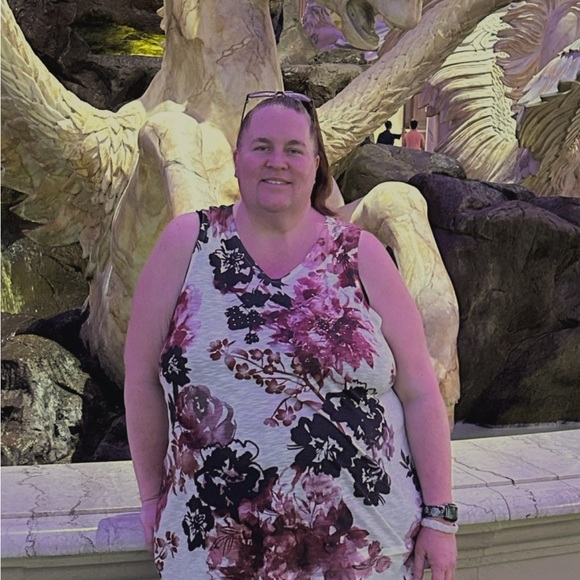 Meet your Posh Ambassador Michelle - Picture 1 of 3